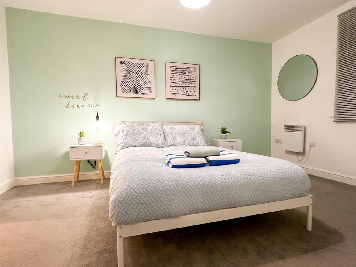 Luxury 2 Bedroom City Centre Apartment - Secure Parking - Amazing Location! Canterbury Dış mekan fotoğraf