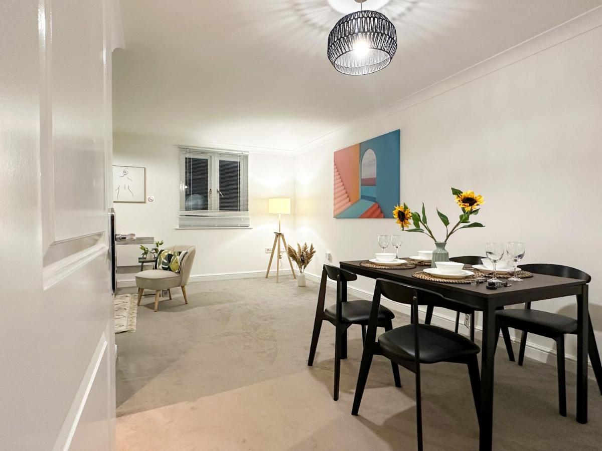 Luxury 2 Bedroom City Centre Apartment - Secure Parking - Amazing Location! Canterbury Dış mekan fotoğraf