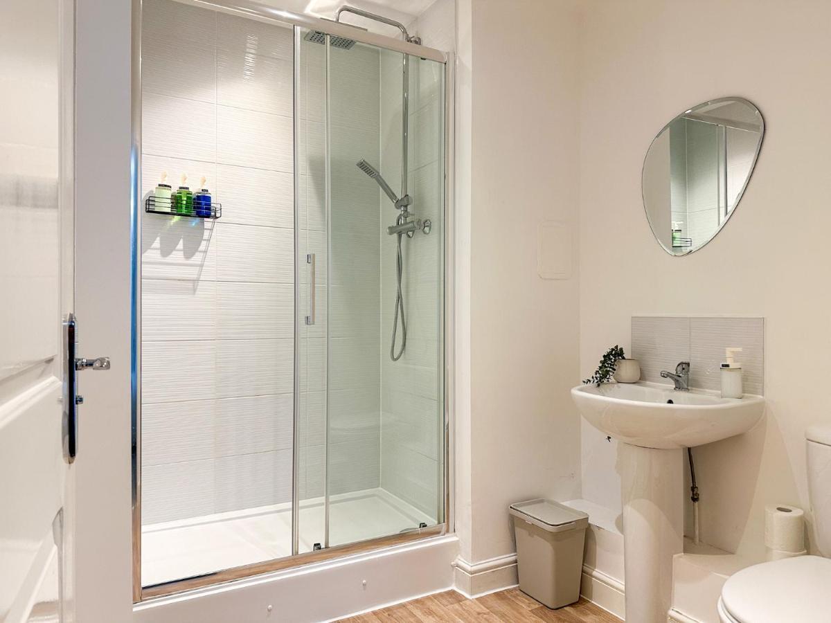 Luxury 2 Bedroom City Centre Apartment - Secure Parking - Amazing Location! Canterbury Dış mekan fotoğraf