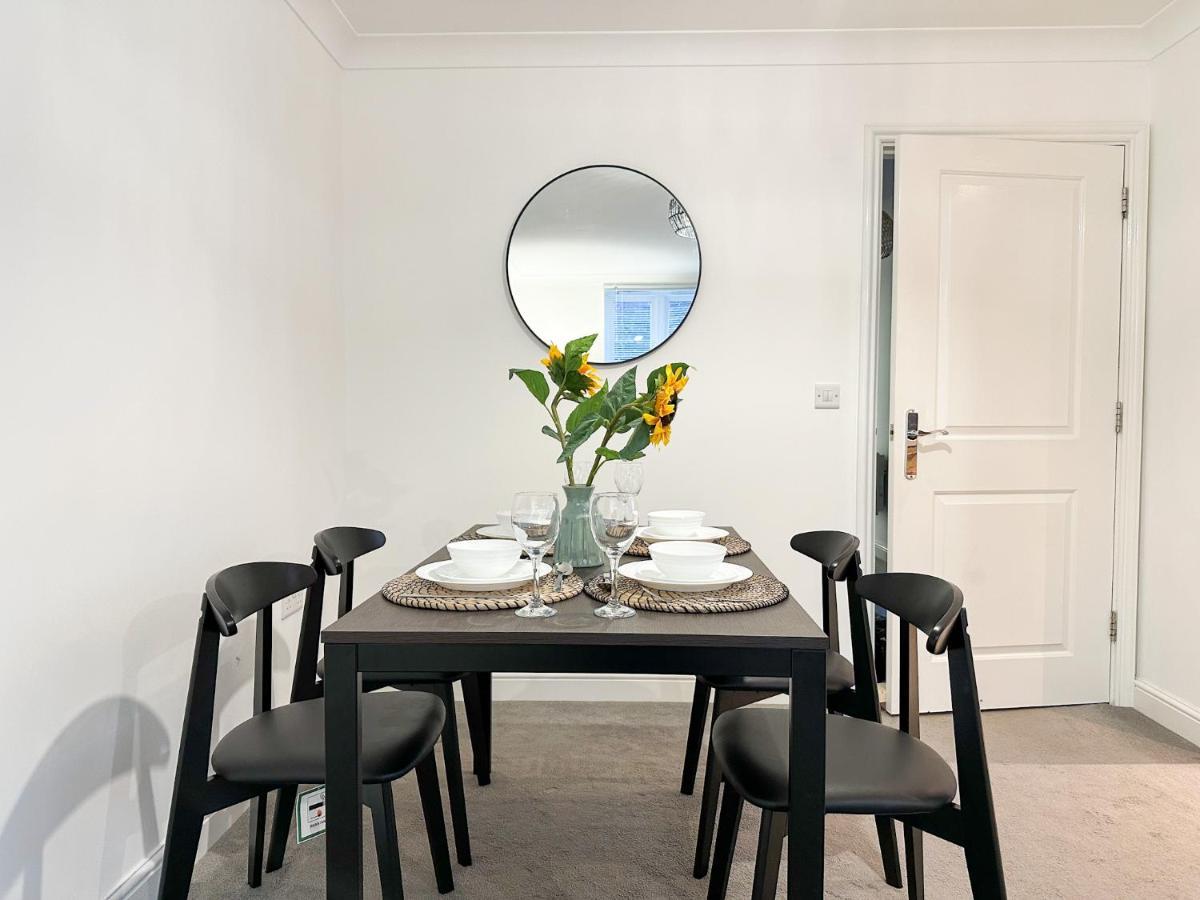 Luxury 2 Bedroom City Centre Apartment - Secure Parking - Amazing Location! Canterbury Dış mekan fotoğraf