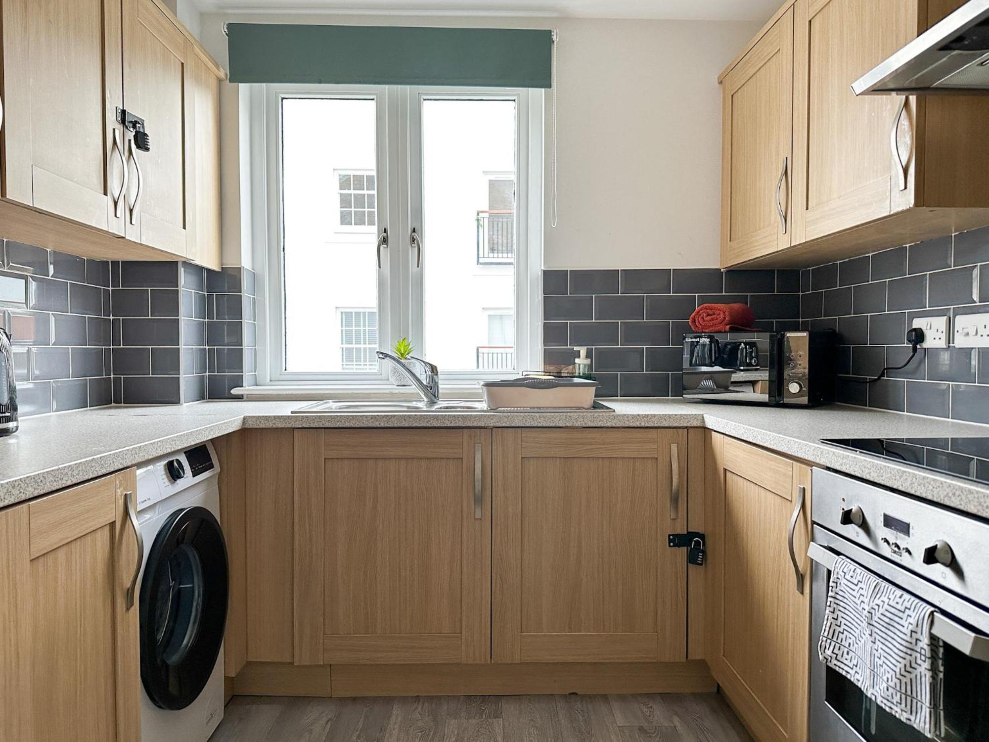 Luxury 2 Bedroom City Centre Apartment - Secure Parking - Amazing Location! Canterbury Dış mekan fotoğraf